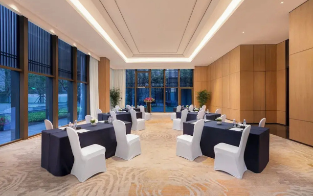 Hualuxe Xianyang By Ihg