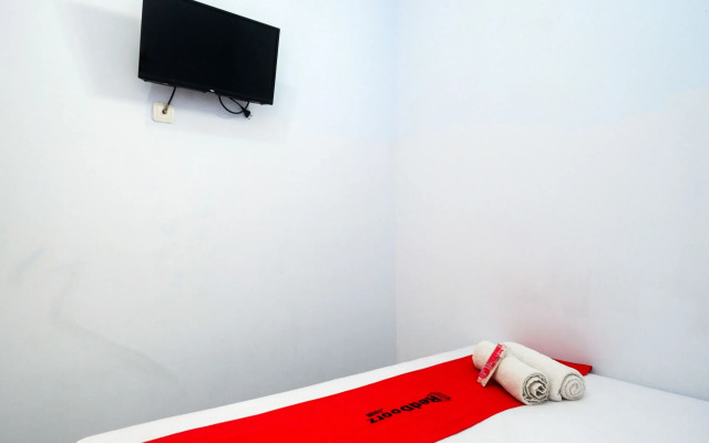 RedDoorz near Bandara Ahmad Yani Semarang