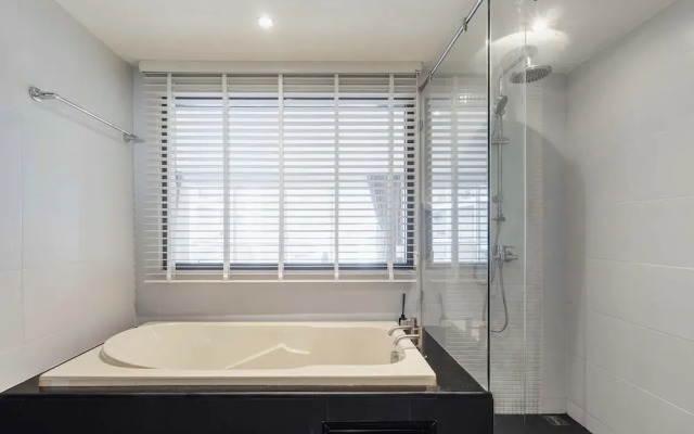 1BR Bathtub Near Beach Prime Spot C229