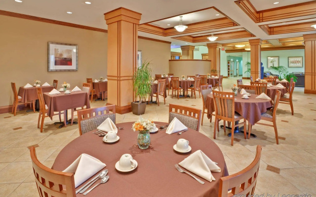 Delta Hotels Huntington Mall