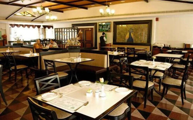 Kamat Lingapur Hotel