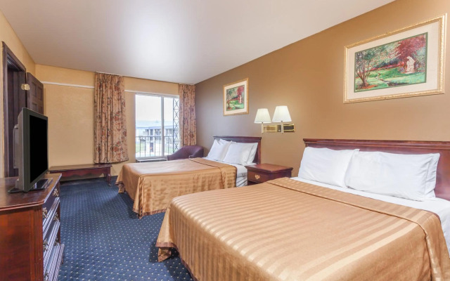 Travelodge by Wyndham Seymour