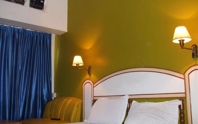 Hotel Samrat