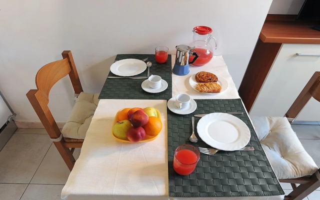 Uno Sguardo sui Tetti by Wonderful Italy