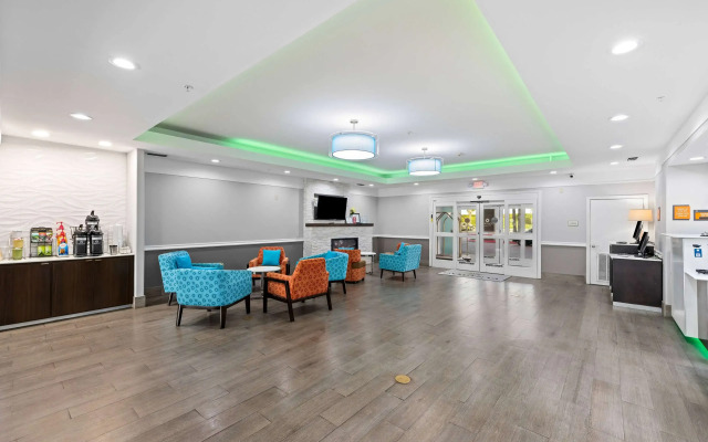 La Quinta Inn & Suites by Wyndham Raymondville