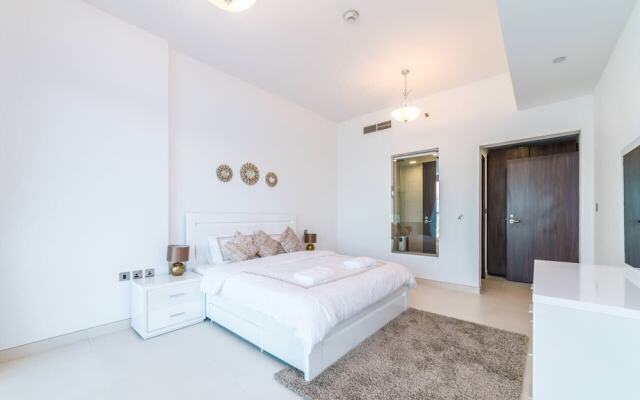 Beautiful Sea View Palm