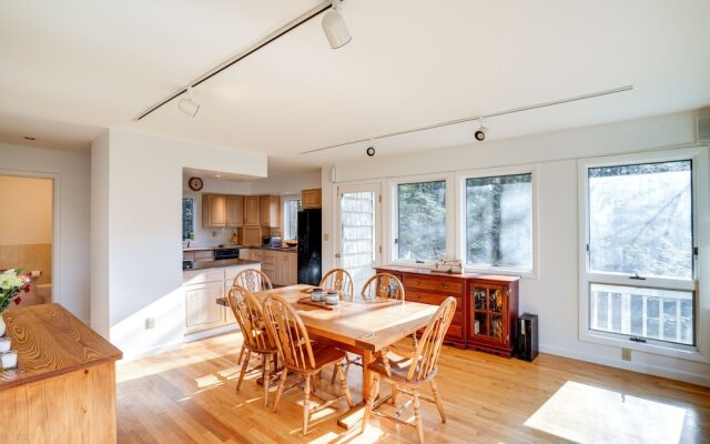 Great Barrington Getaway: Lake Access, Water Views