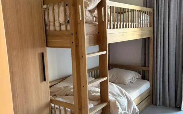 Huswell - Beachfront Apartment With sea View