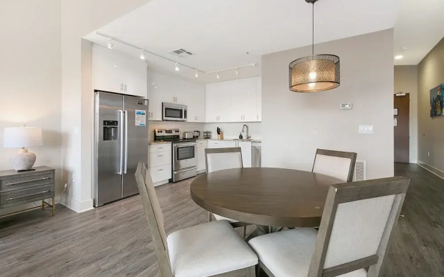 Spacious Condo near Local Favorite Spots