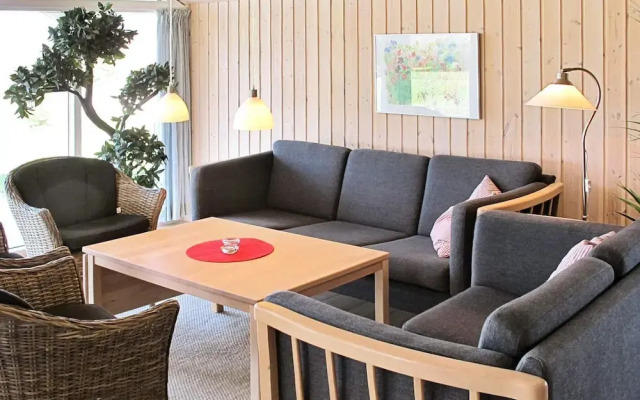Tranquil Holiday Home in Væggerløse near Sea