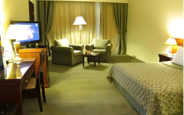 Grand Pyramids Hotel