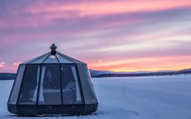 Room in Lodge - Peace & Quiet Hotel Floating Glass Room for 2 Guests Experience Northern Lights