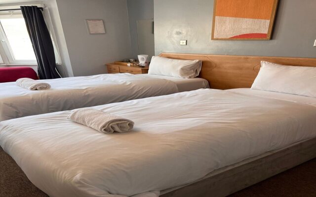 Gullivers Hotel - B&B