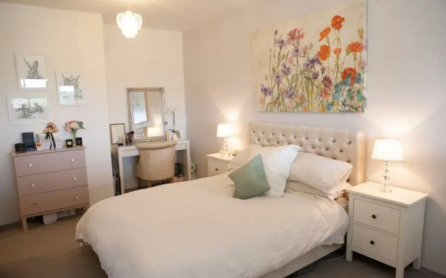2 Bedroom Apartment Near Airport