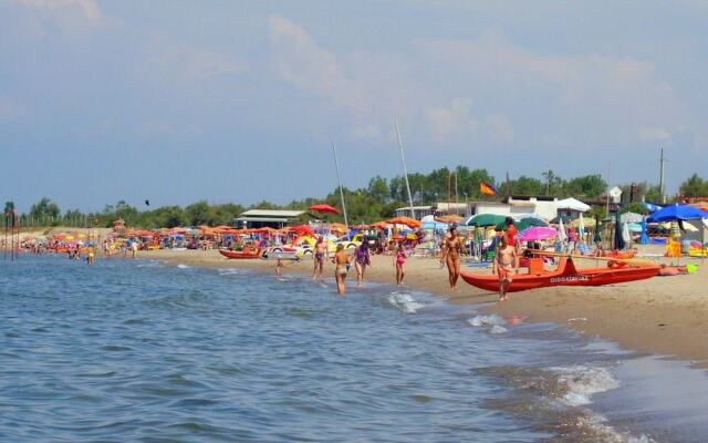 Homely Apartment in Rosolina near Sea