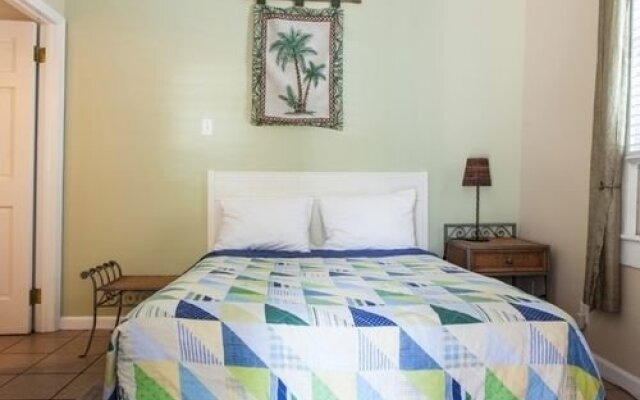 Blue Parrot Inn