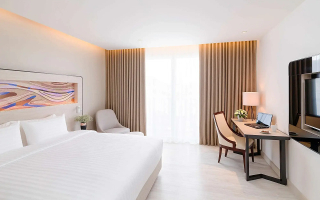 Novotel Phuket City Phokeethra Hotel