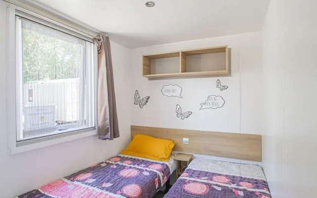 Swanky Mobile Home in Saint Jean de Monts Near Seabeach