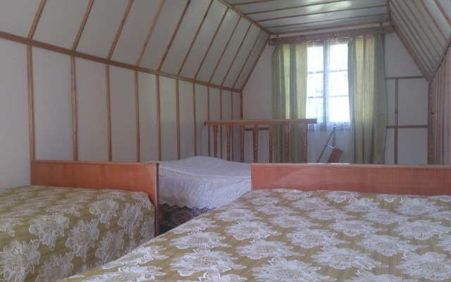 Guest House na Yantarnaya 12E