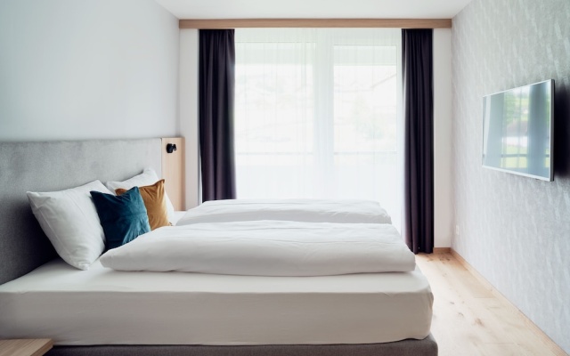 Hotel Neu-Schönstatt – Guest Rooms – Quarten
