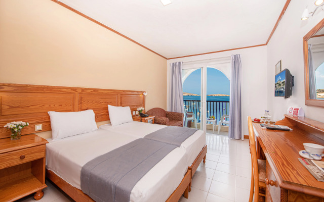 Gillieru Harbour Hotel