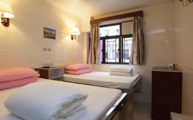 Pay Less Guest House – Guest Rooms – Kowloon