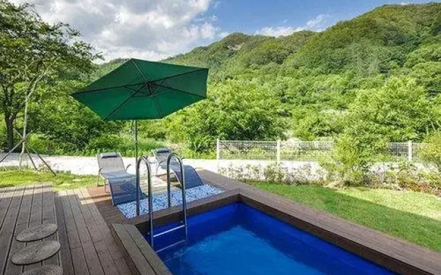 Gapyeong Villa De Areuboreu Pension
