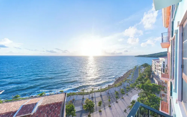 SOLANA Hotel Sunset Town Phu Quoc