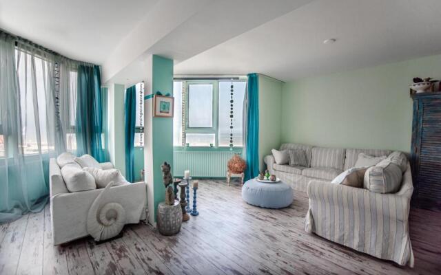 Beach Suite Sand