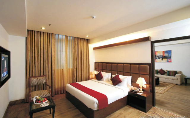 Taurus Sarovar Portico