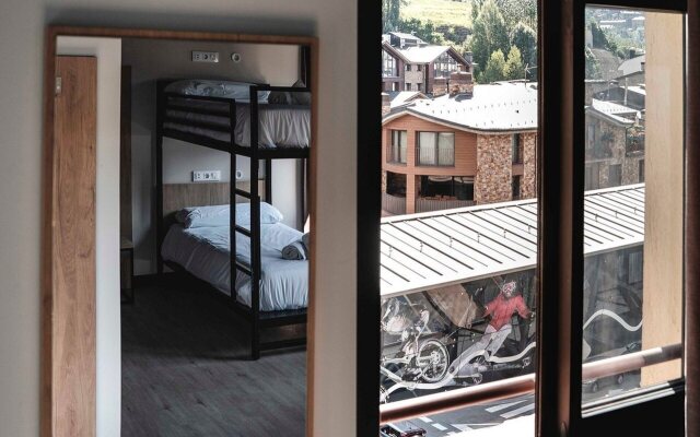 Font Andorra Hostel