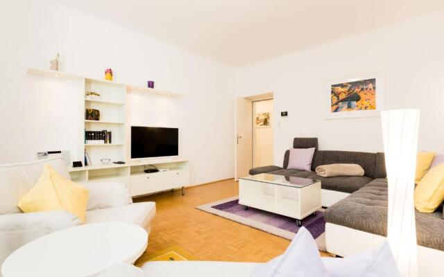 Vienna Apartment 1010