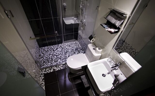 Royal Group Hotel Ho Yi Branch