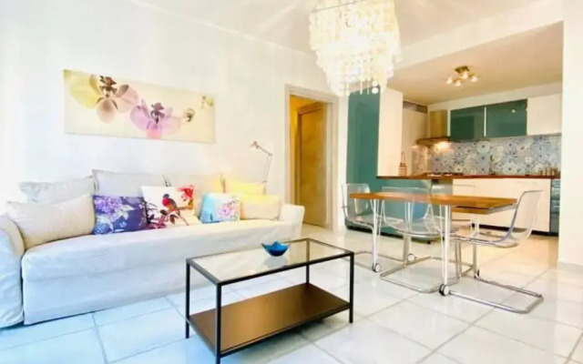 Teatro Verdi & Villa Comunale Charming Flat