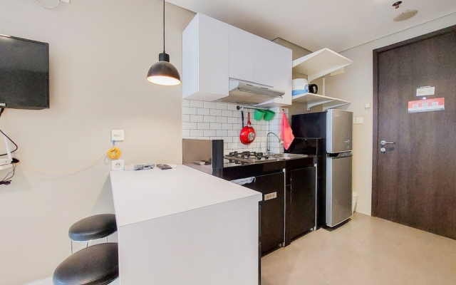 Modern Look And Comfy Studio At Bintaro Icon Apartment