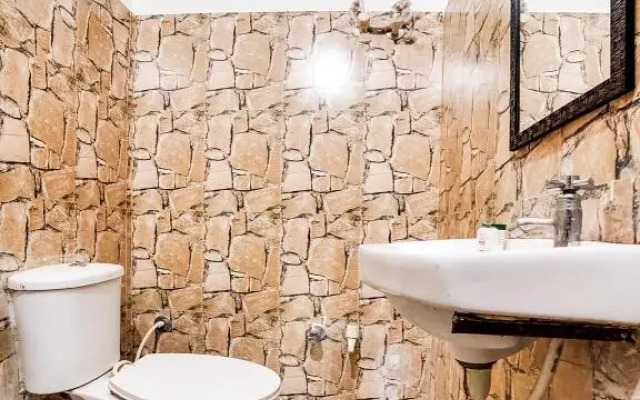 Shree Golju Palace By OYO Rooms