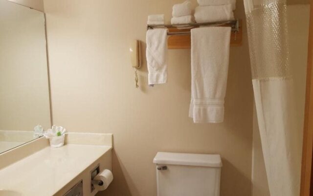 Flat Creek Inn And Suites