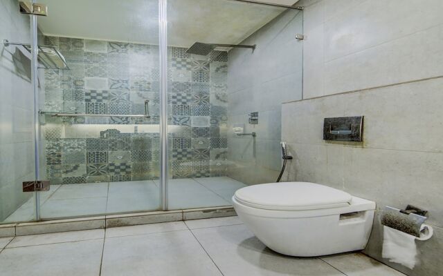 OYO 9553 Hotel Kings Plaza