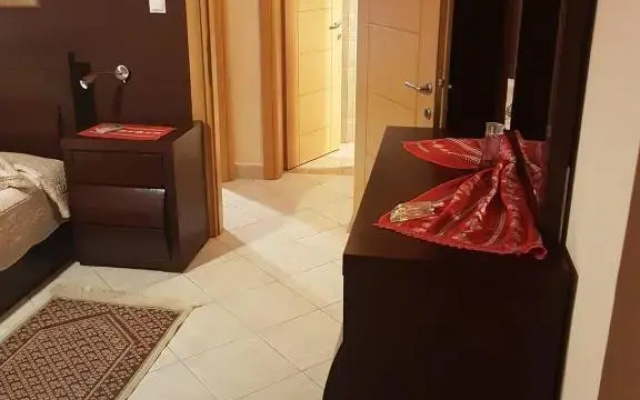 Flexible 2 floor(1st and 2nd floor) house with private parking
