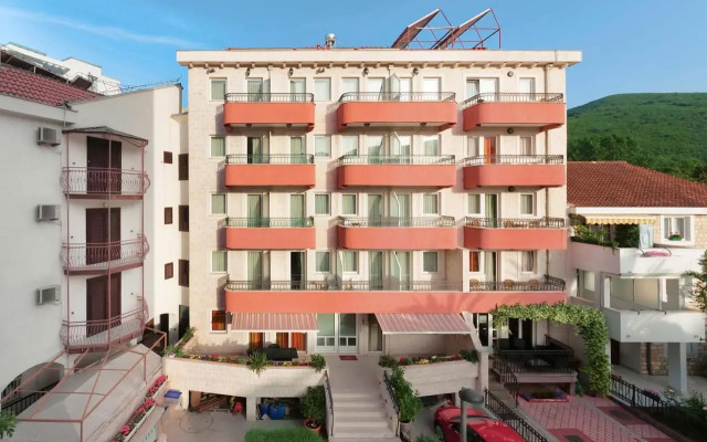 Ivona Apartments