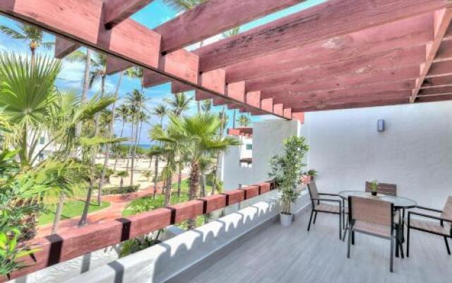 Beachfront 2 Bdr Apt D302