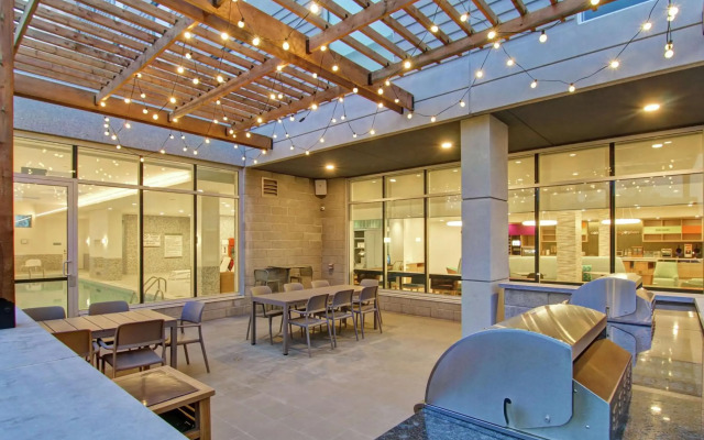 Home2 Suites by Hilton Montreal Dorval