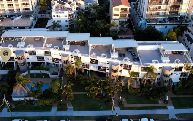 Sundeck Gardens