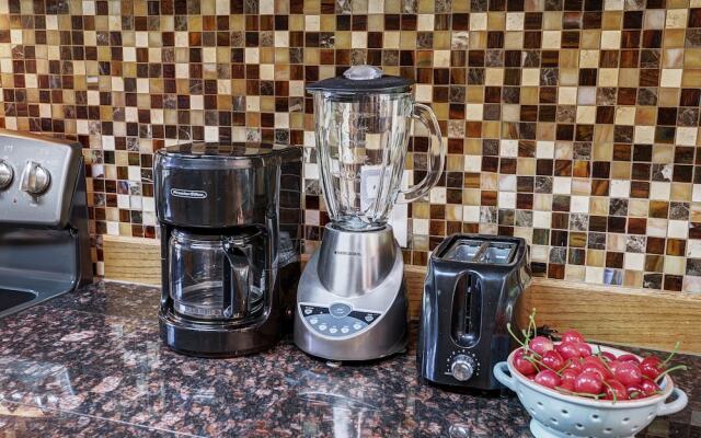 Sophie's Chalet 3 Bedroom Townhouse by RedAwning