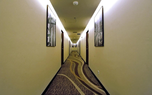 Midtown Hotel
