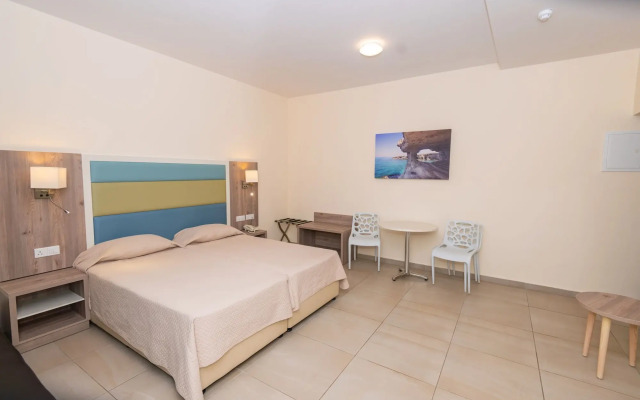 Tofinis Hotel