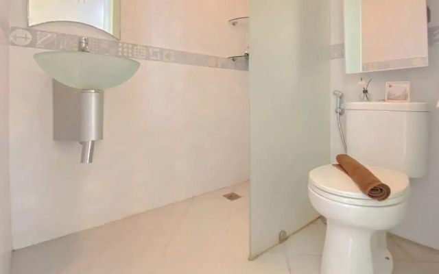 Strategic And Homey 2Br At Grand Palace Kemayoran Apartment