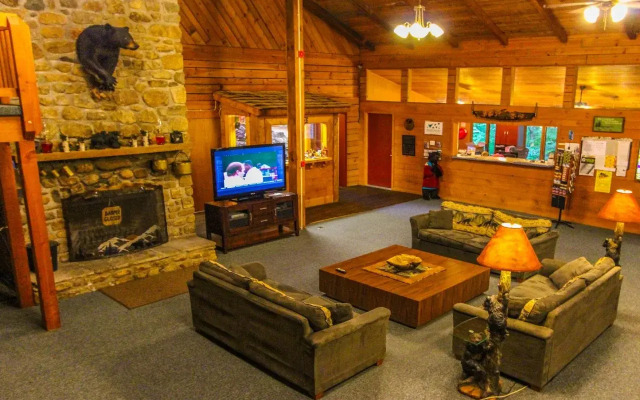 Smoketree Lodge by VRI Resort