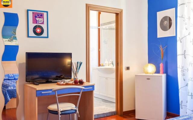 Apartment with 3 Bedrooms in Roma, with Wonderful City View And Wifi - 10 Km From the Beach