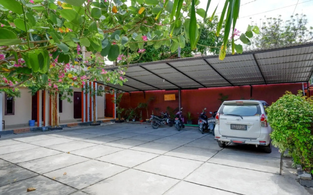 RedDoorz near Mutiara SIS Al Jufrie Airport Palu